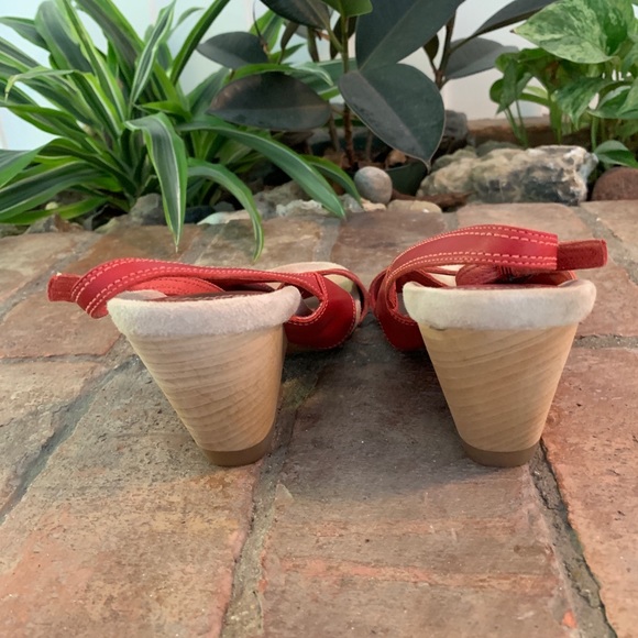 Camper red leather sandals with wood heel. Size 6. - Picture 4 of 6